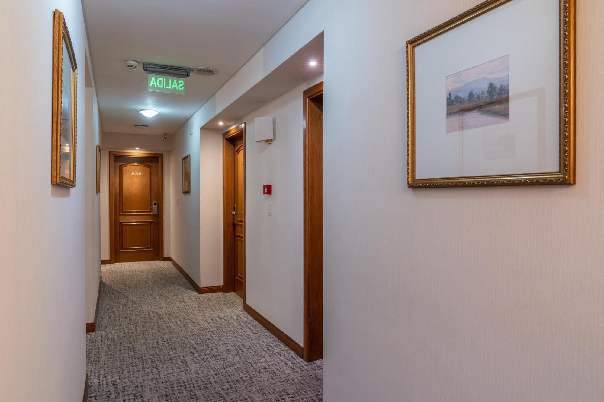 Hotel Intersur Recoleta Buenos Aires Exterior photo